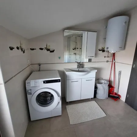 Pharos * זמברטיה