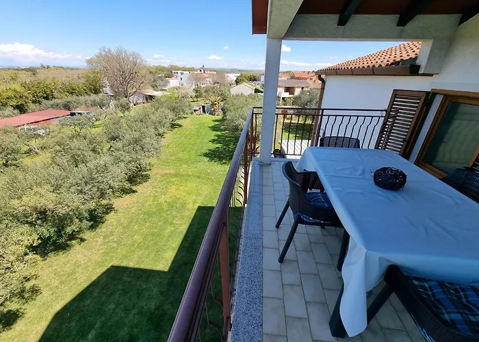 Pharos Apartamento *