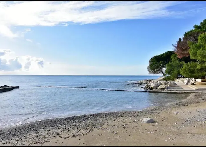 Apartamento Pharos *